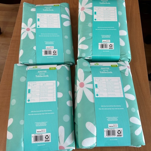 New spring/Easter lot of 4 tablecloths celebrate brand - Picture 2 of 4